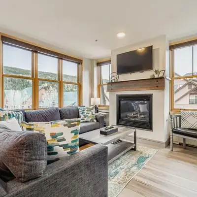 8256 Silver Mill condo