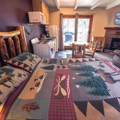 Sunnyside Knoll- 14 studio